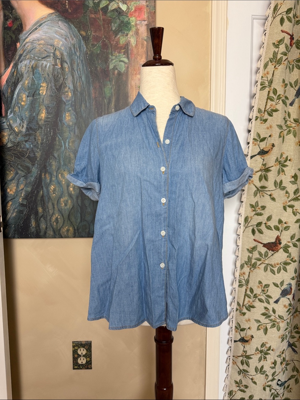 Vintage J. Jill Denim Light Blue Button-Front Cuffed Sleeve Women's Shirt